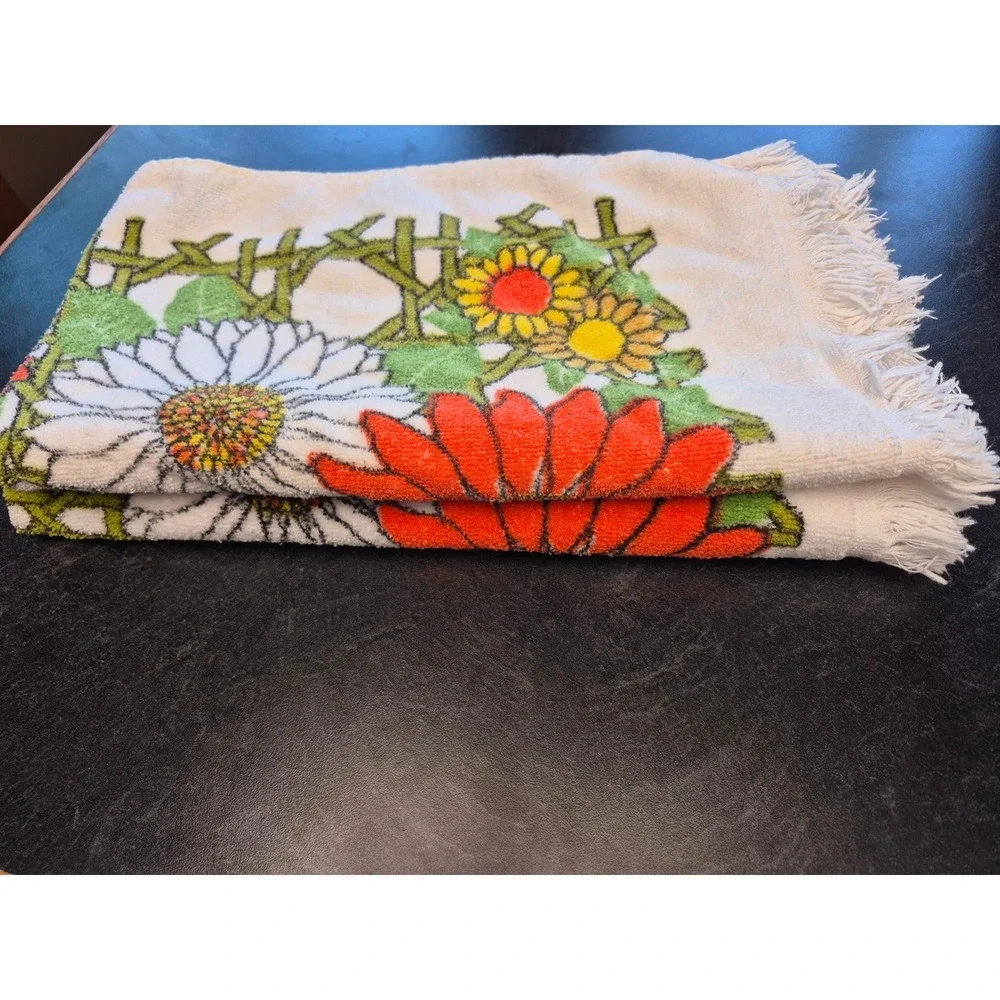 Vintage Floral Hand Towels Set of 2 Fringe Retro Daisy Orange MCM Bathroom Decor